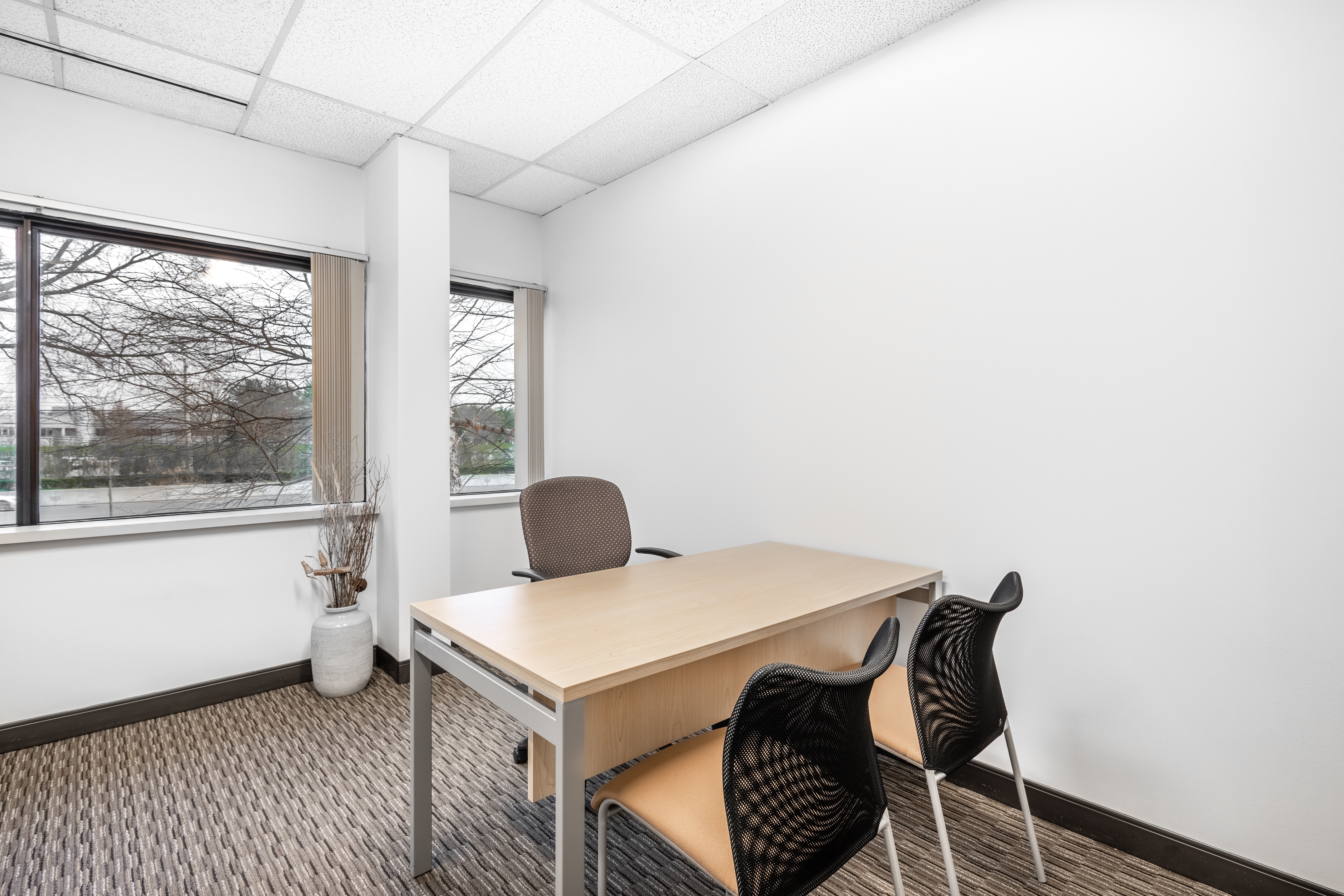 Regus - New York, Melville - Melville Broadhollow image 3