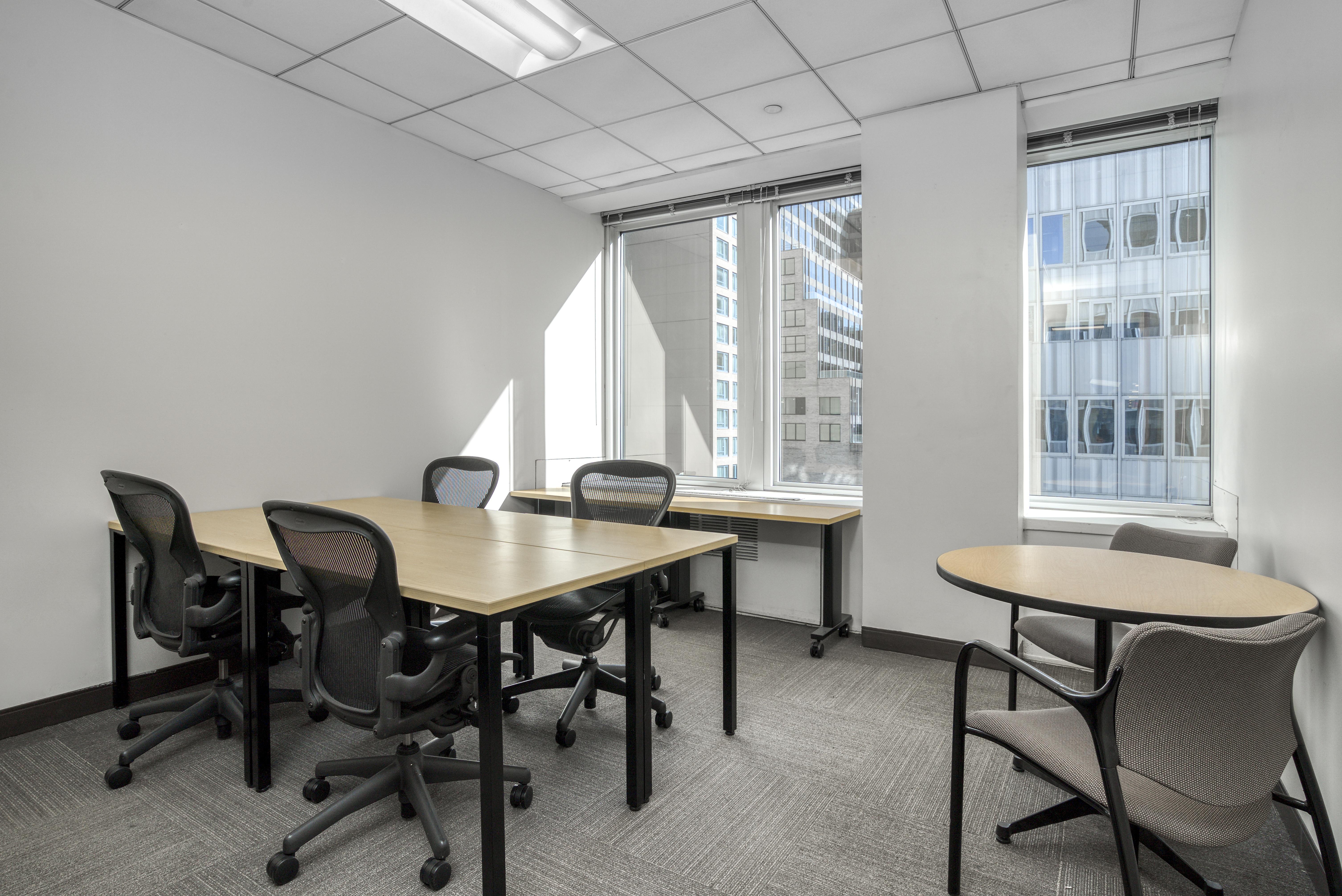 Regus - New York, New York - 260 Madison image 3