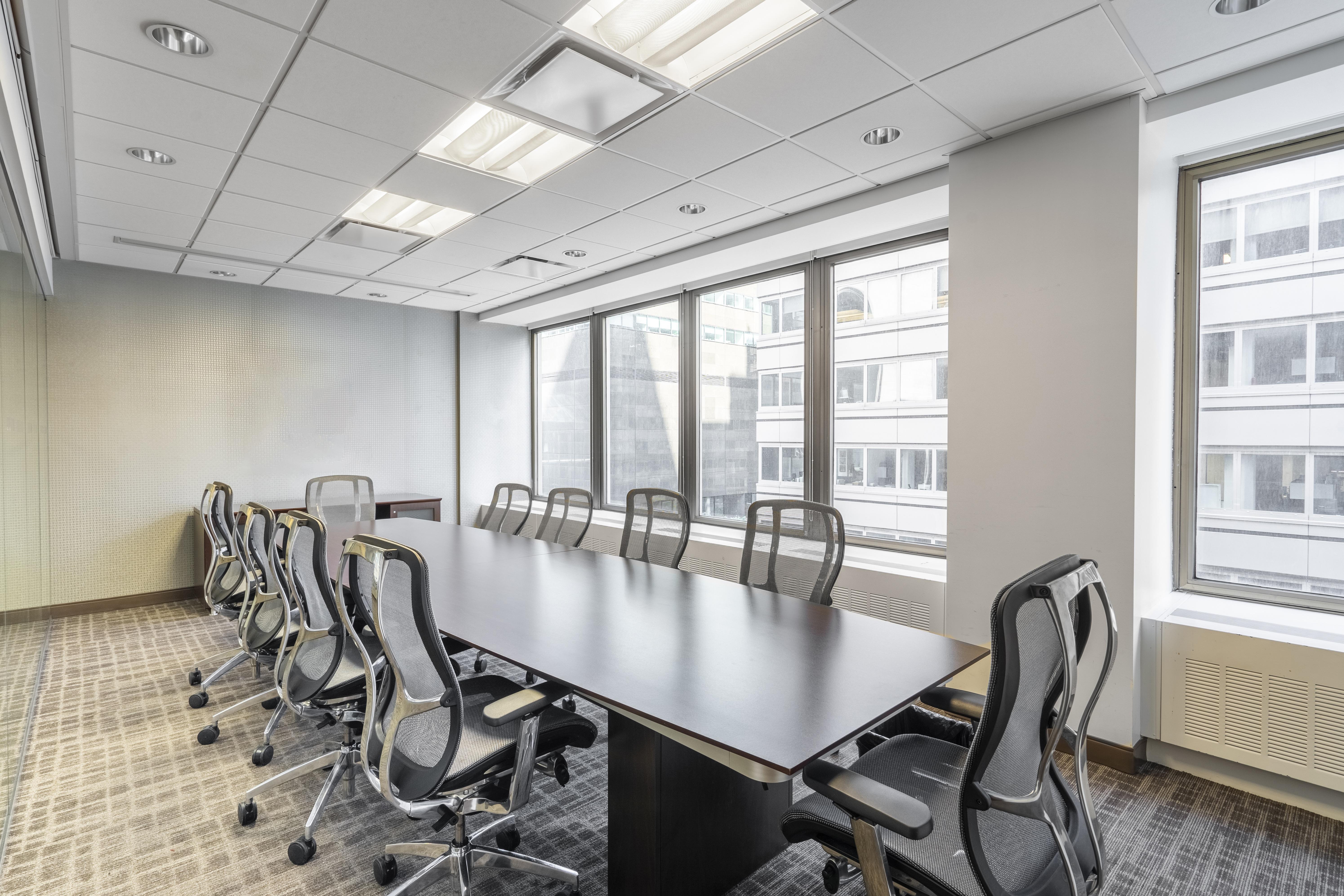 Regus - New York, New York City - 555 Madison Avenue image 4