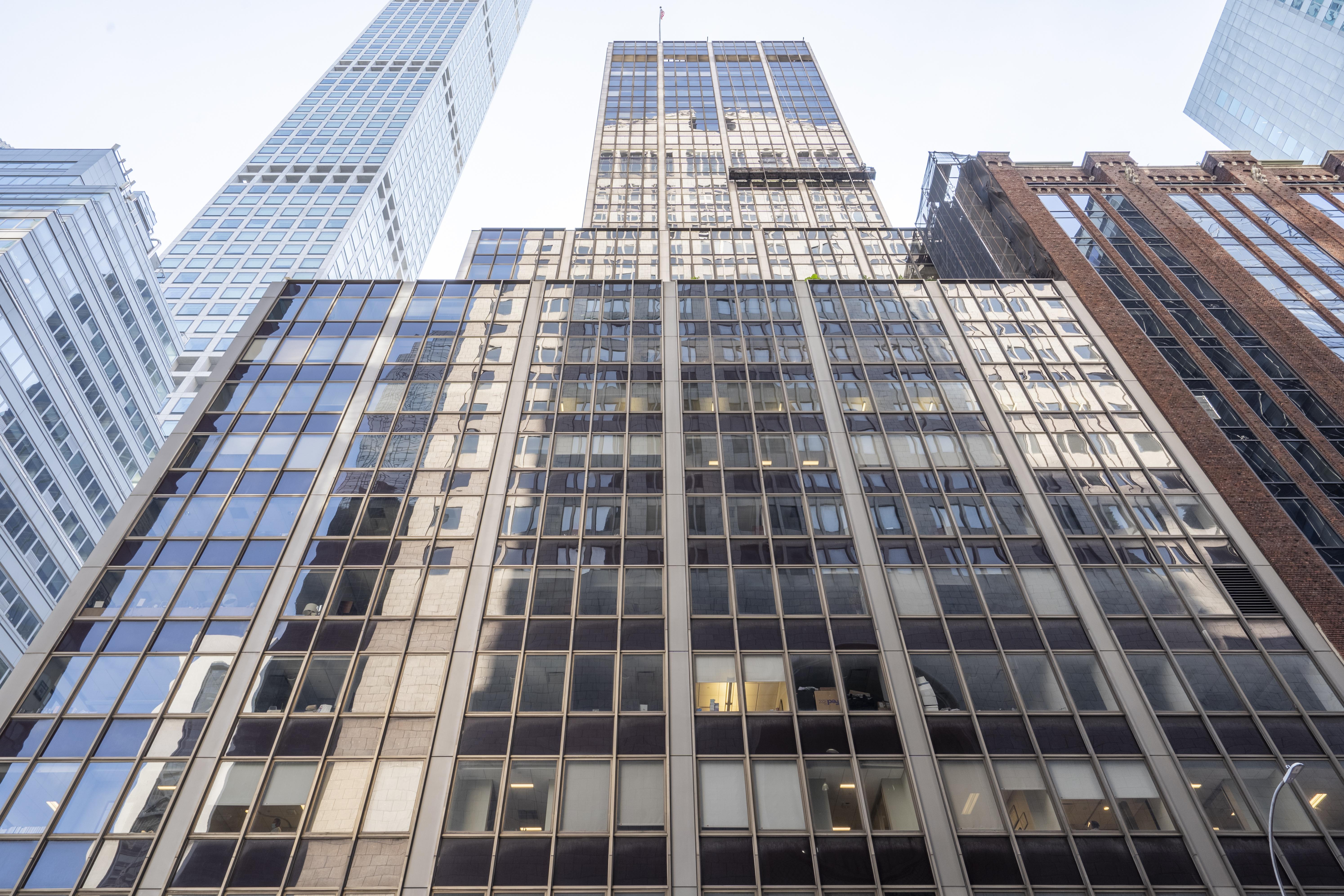 Regus - New York, New York City - 555 Madison Avenue profile image