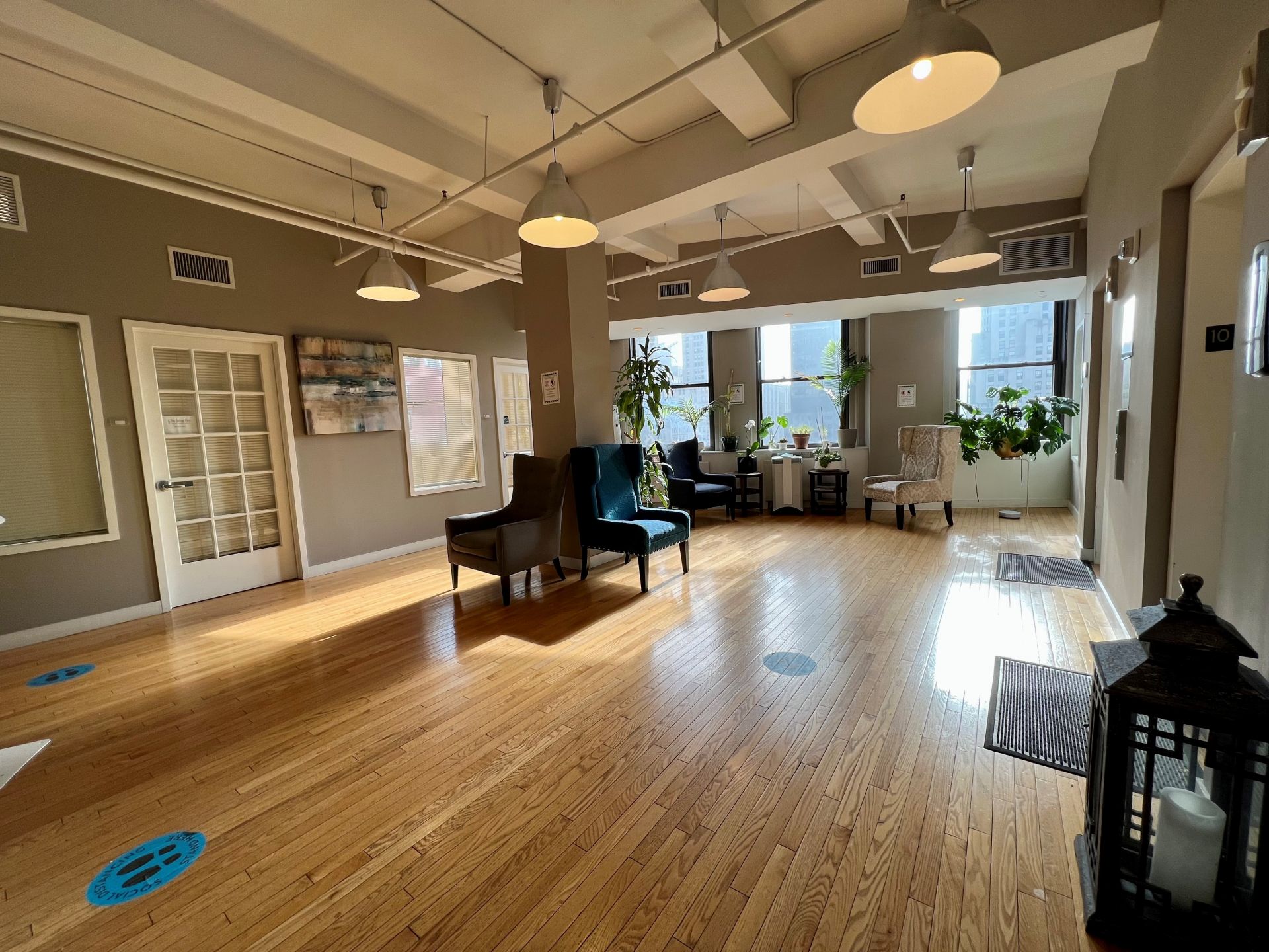 Select Office Suites image 2