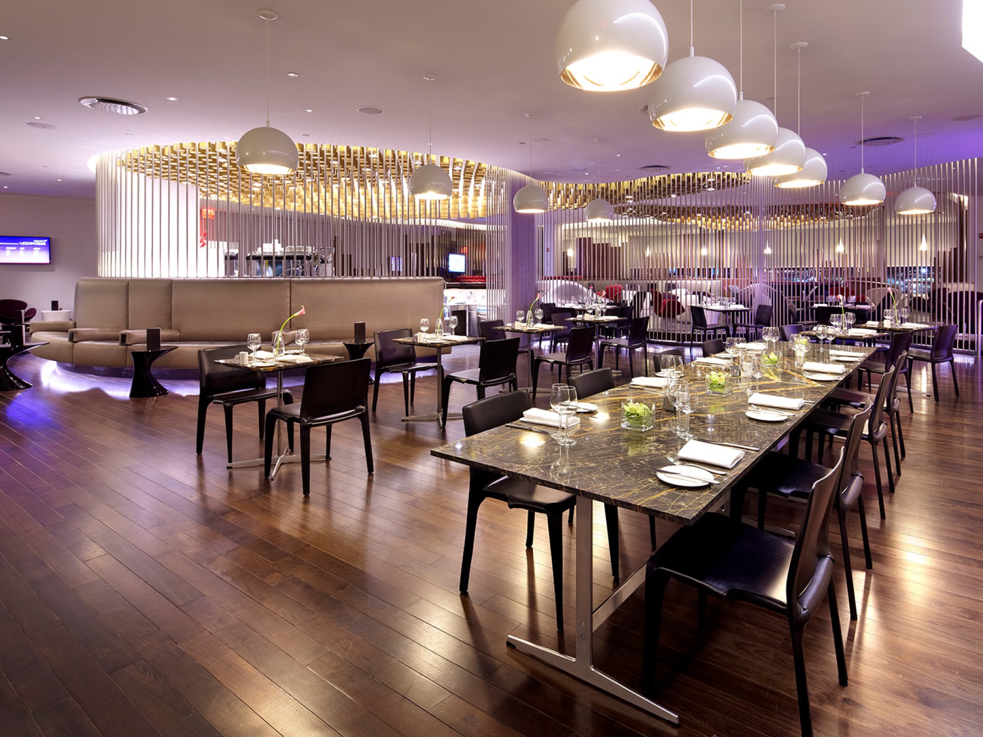 Virgin Atlantic Clubhouse operated by Plaza Premium Group / Terminal 4 image 4