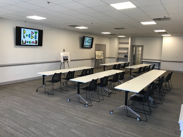 Station Square image 4