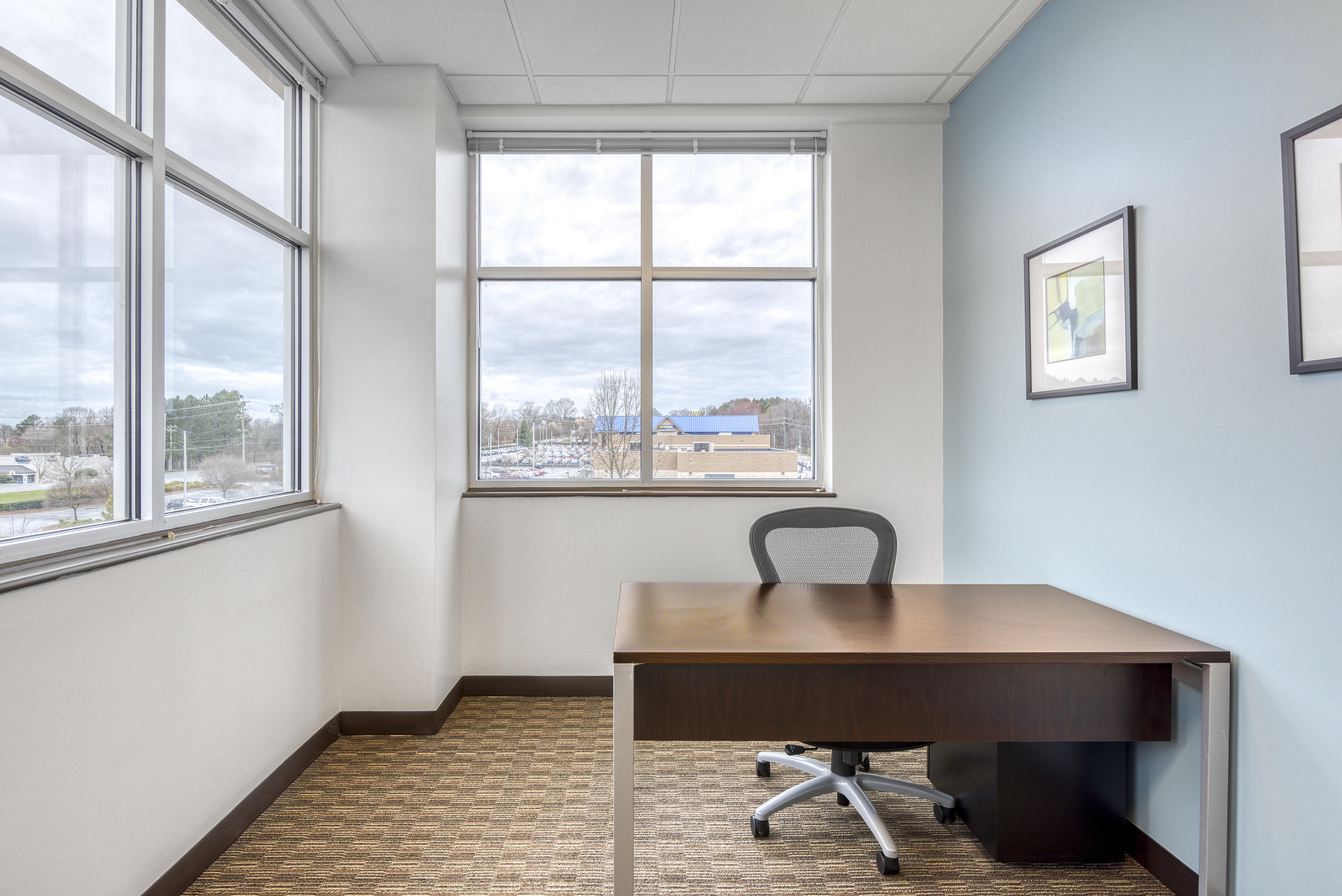 Regus - North Carolina, Winston-Salem - St. George Square image 3