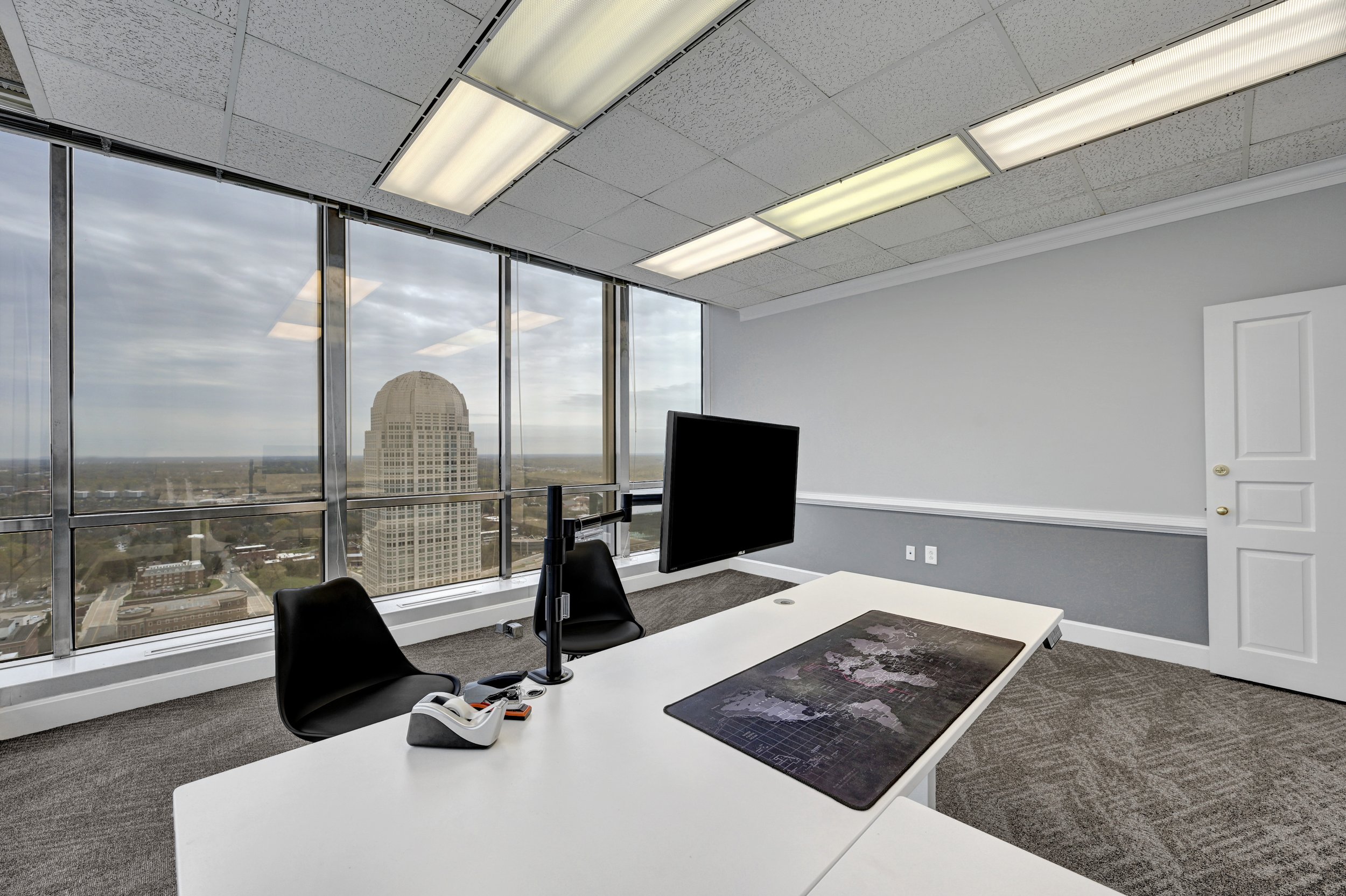 Winston Tower Suites image 4