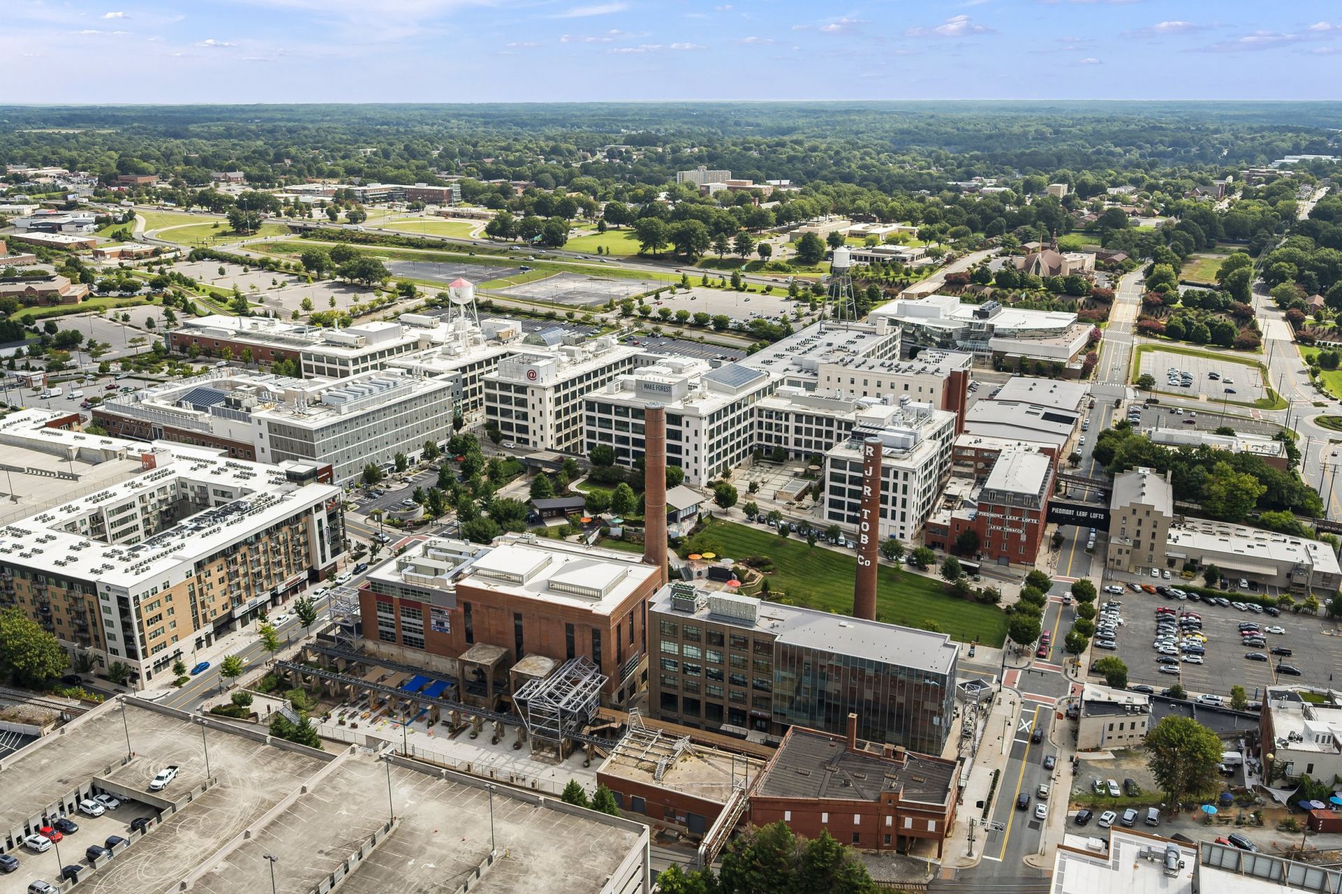 Winston Tower Suites image 3