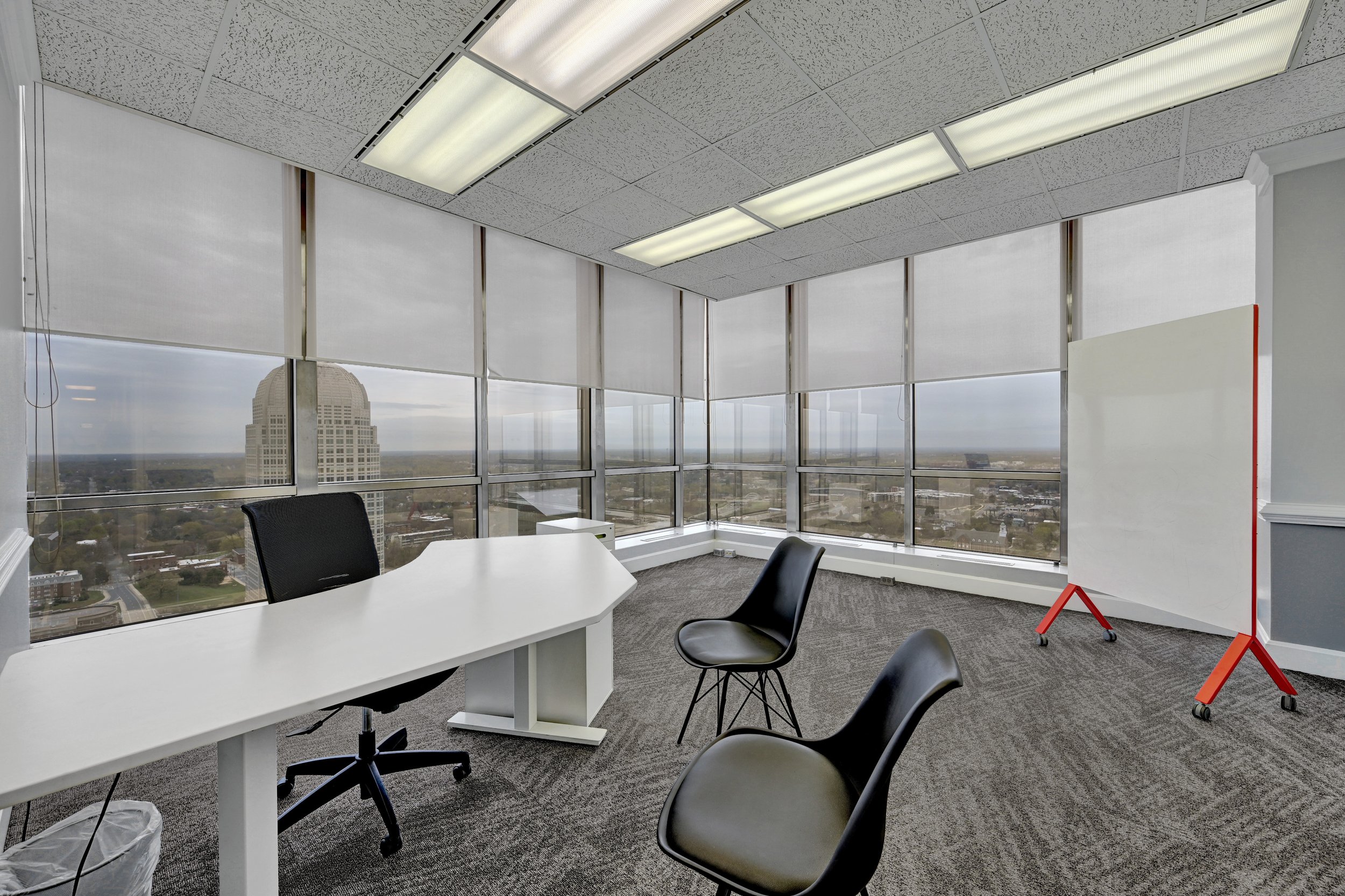 Winston Tower Suites image 5