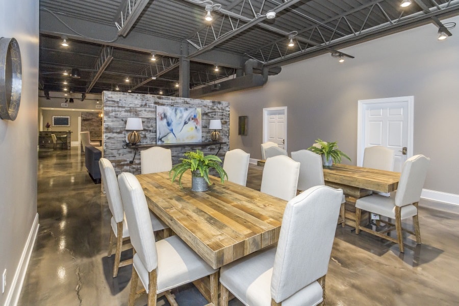 The Hub On Kenny image 4