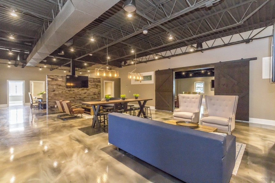 The Hub On Kenny image 3