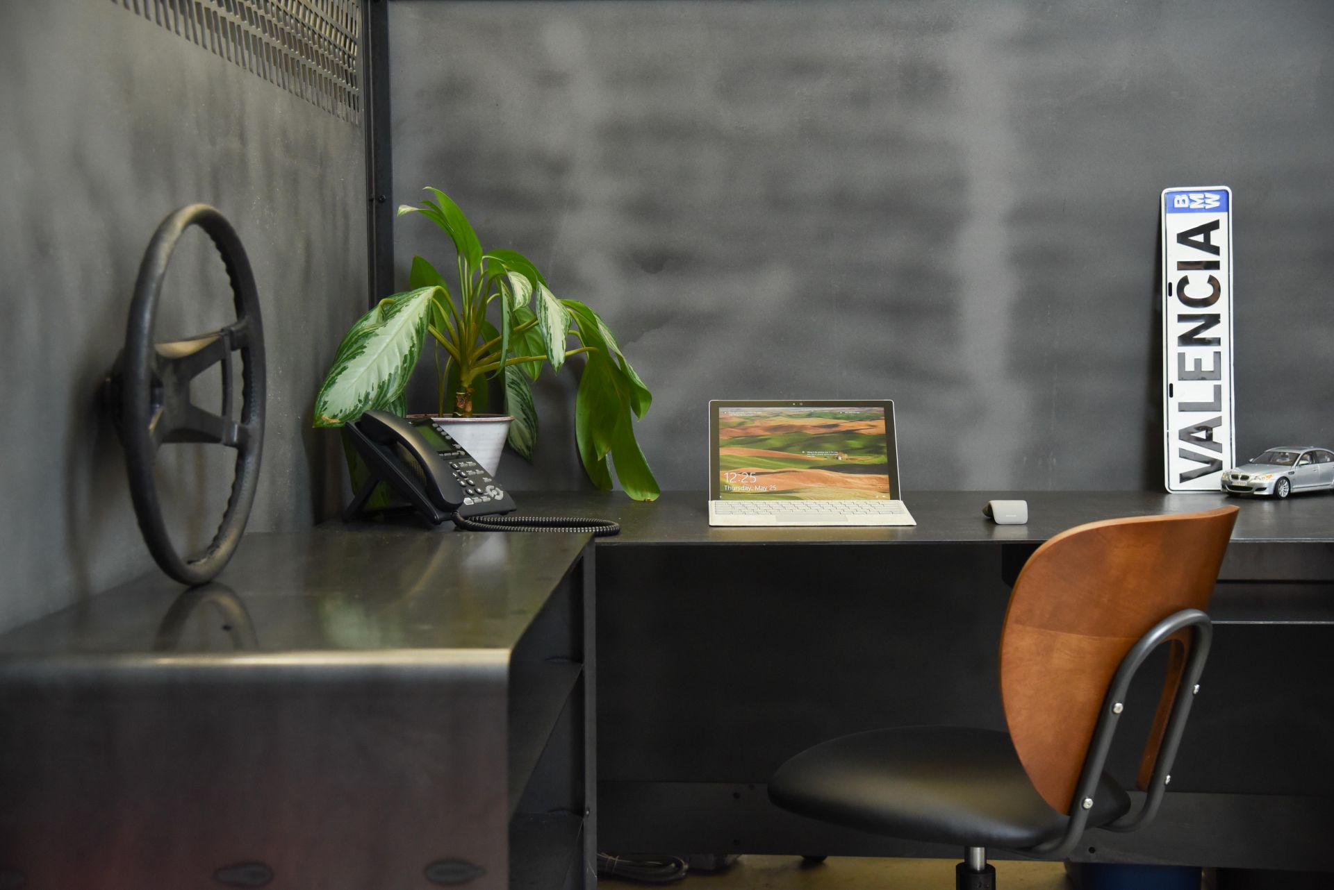 Urban Office image 3