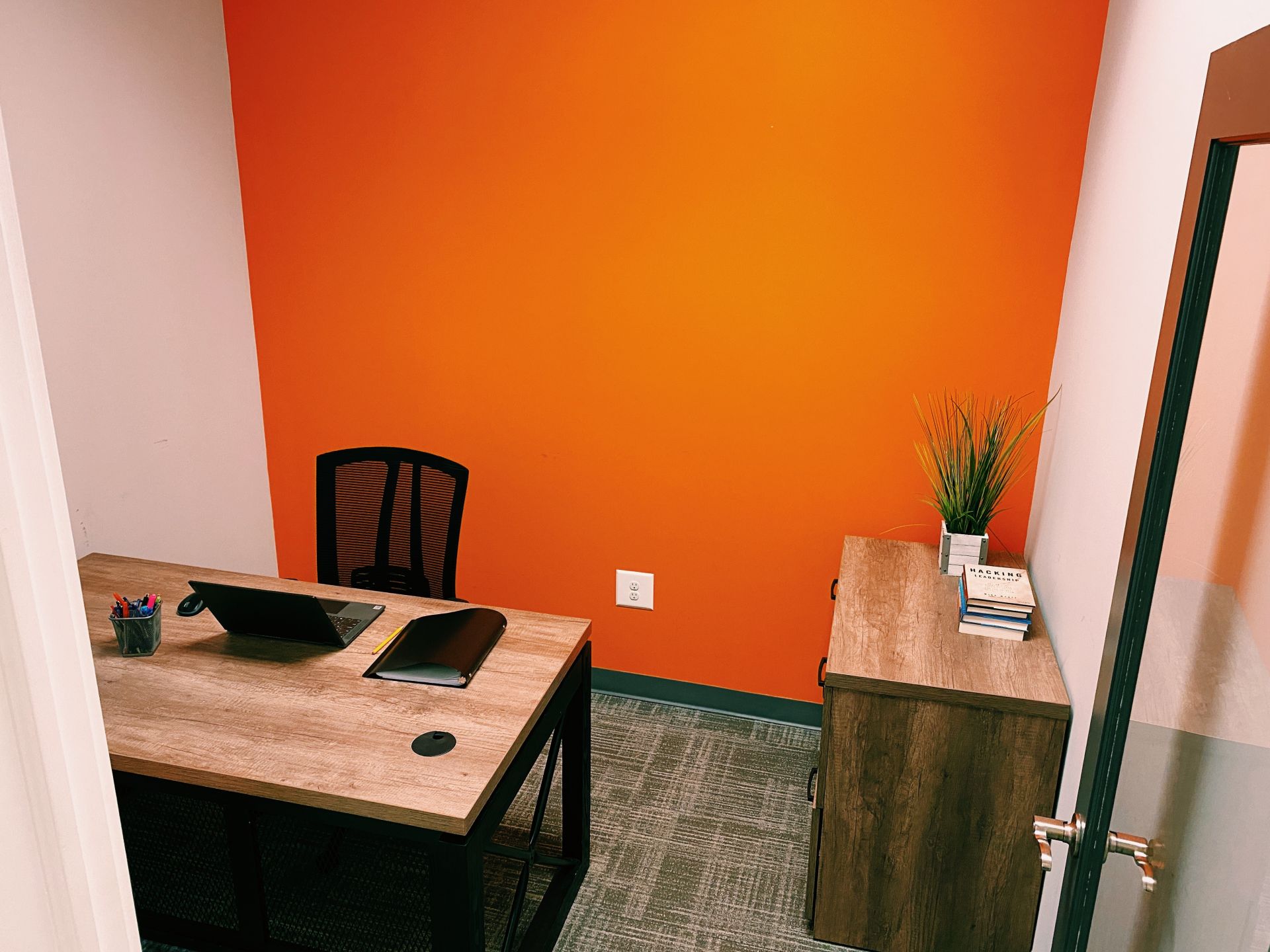 The Hallwayz image 4