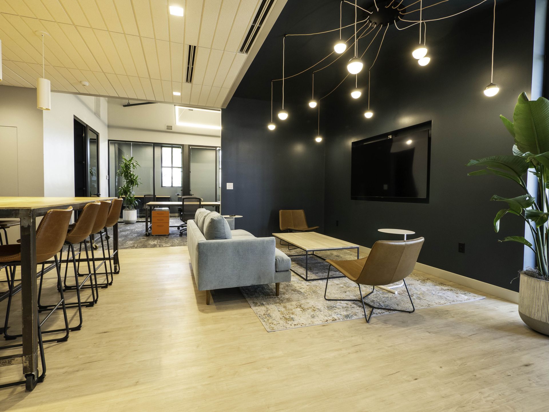 Big Chair Workplace image 5