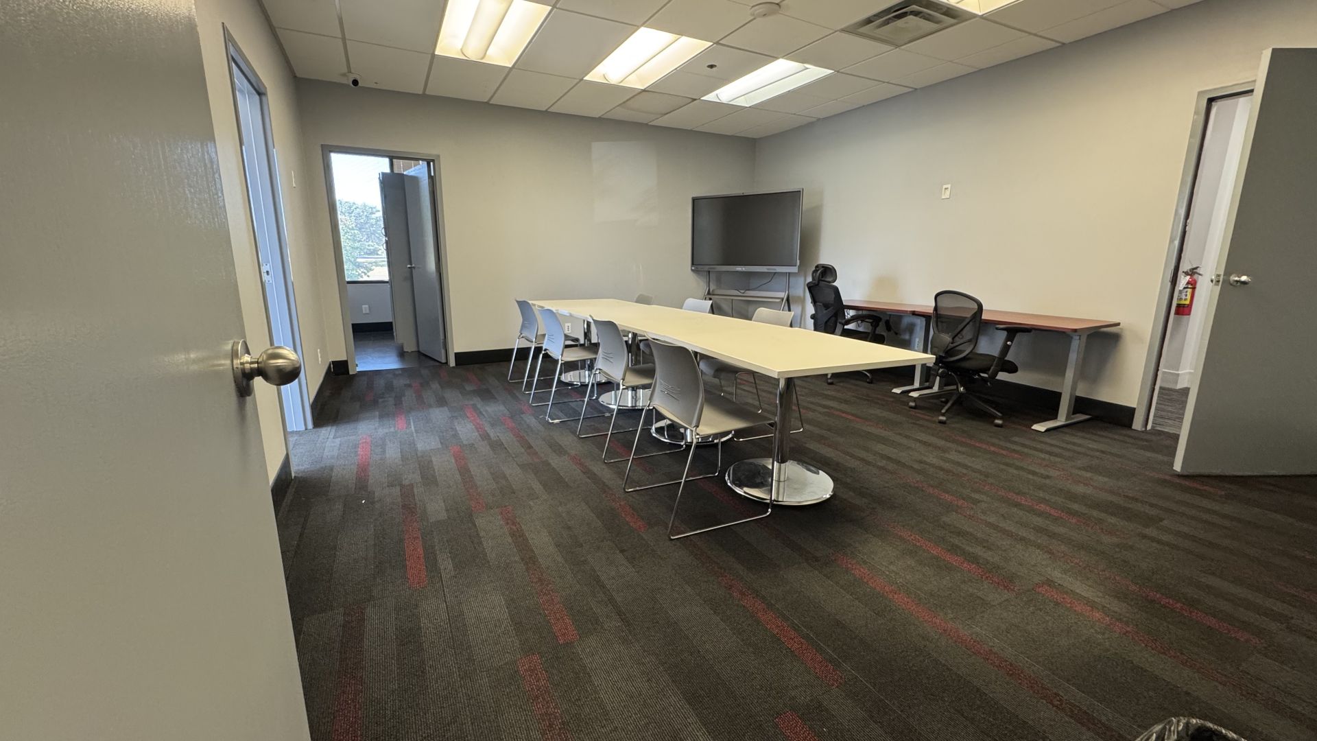 Central office and Coworking image 4