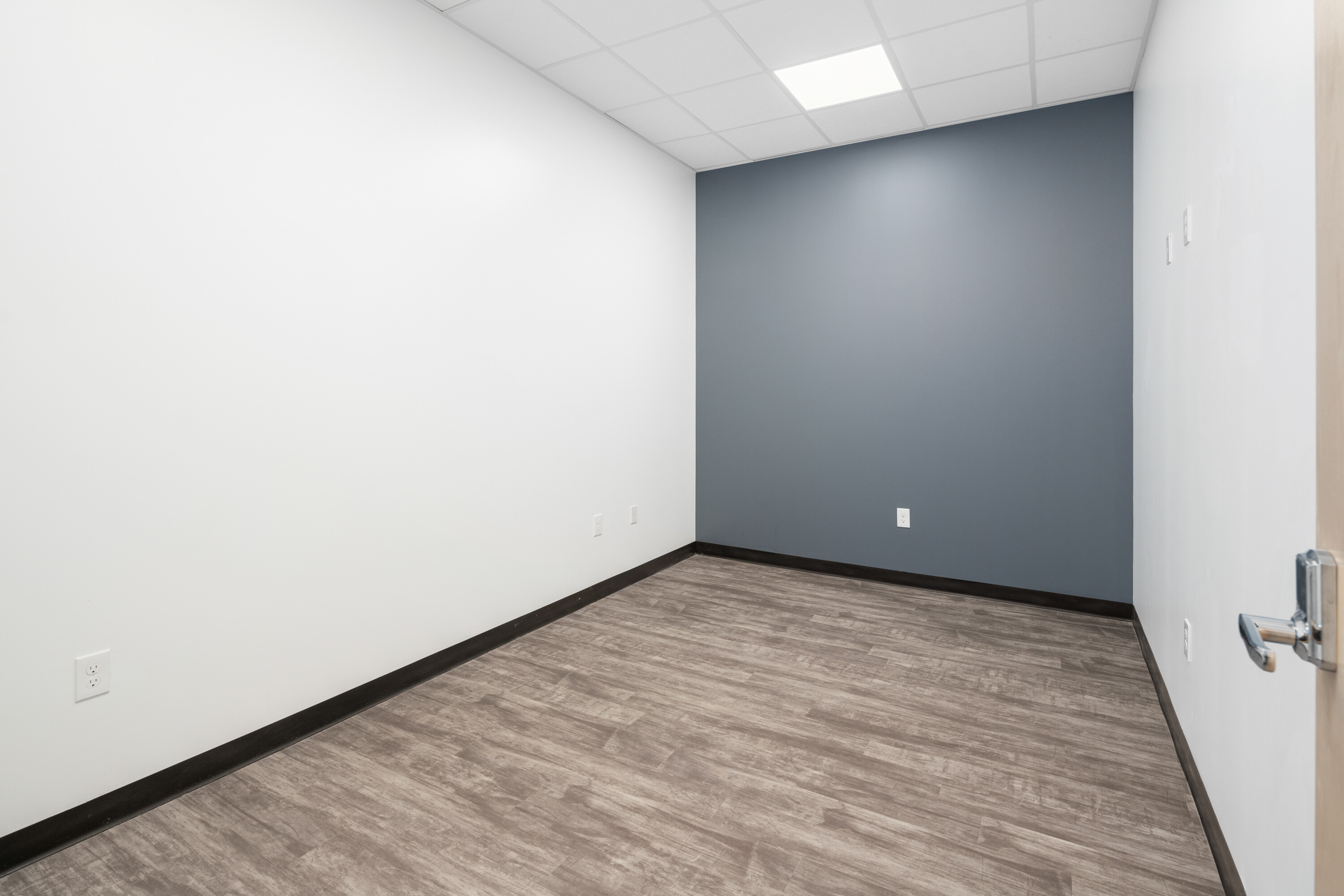 Leezaspace-Hebron Pkway image 5