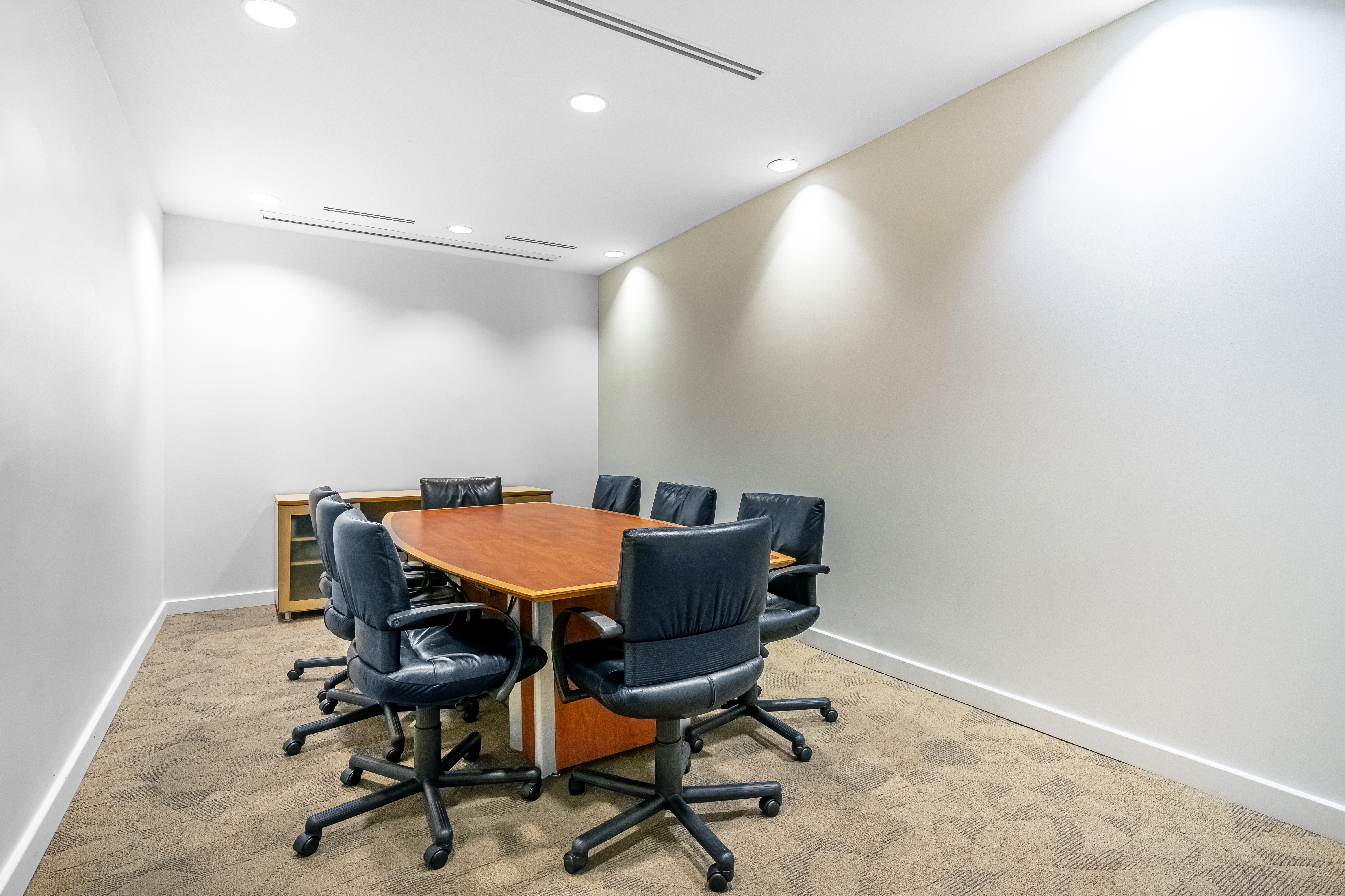 Regus - Texas, Dallas - The Crescent image 4