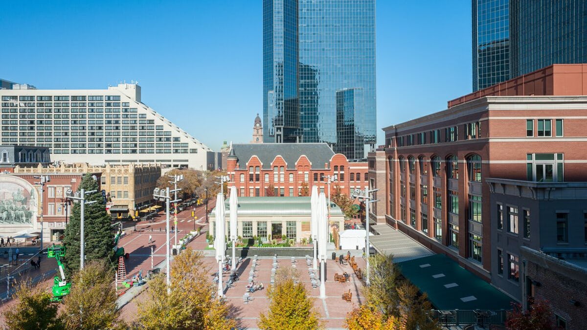 WeWork 505 Main St image 2