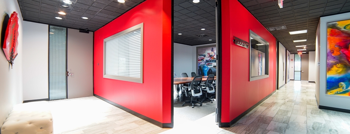 Houston Business Lounge image 2