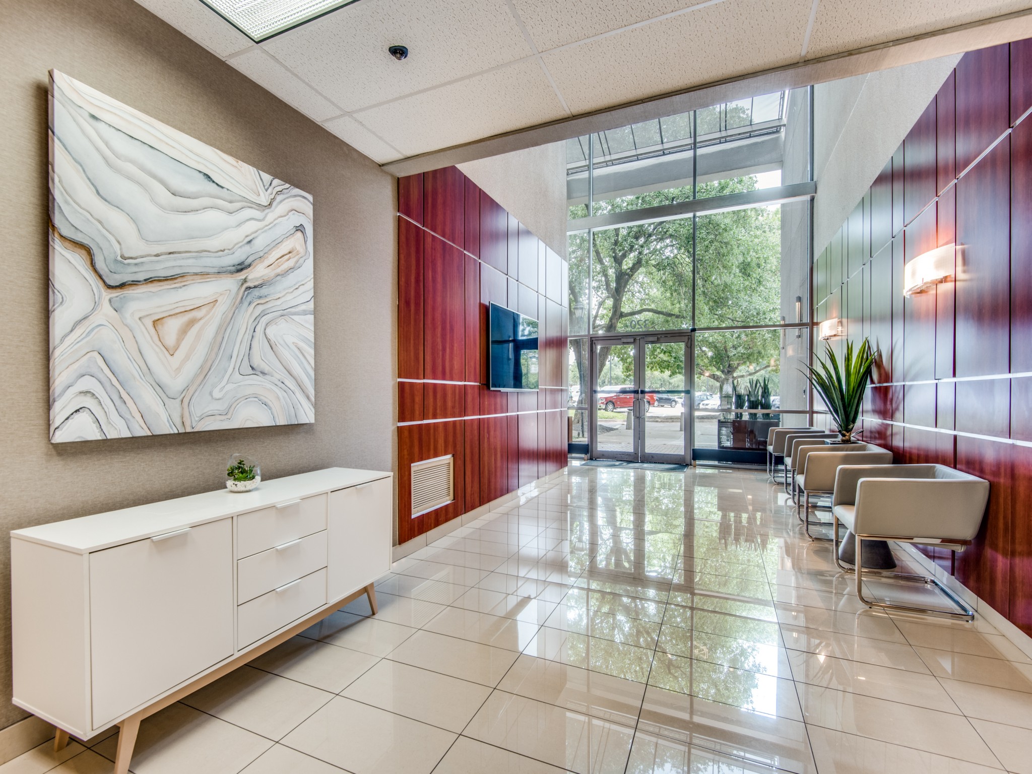 WORKSUITES Las Colinas image 2