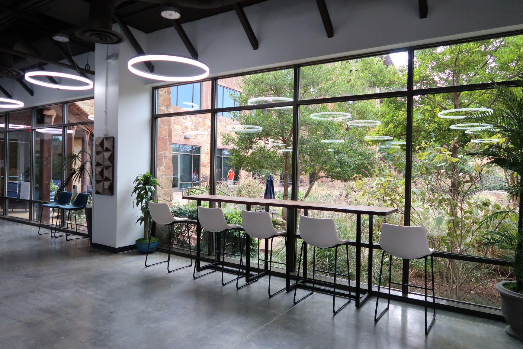 hopehub Coworking Space image 5