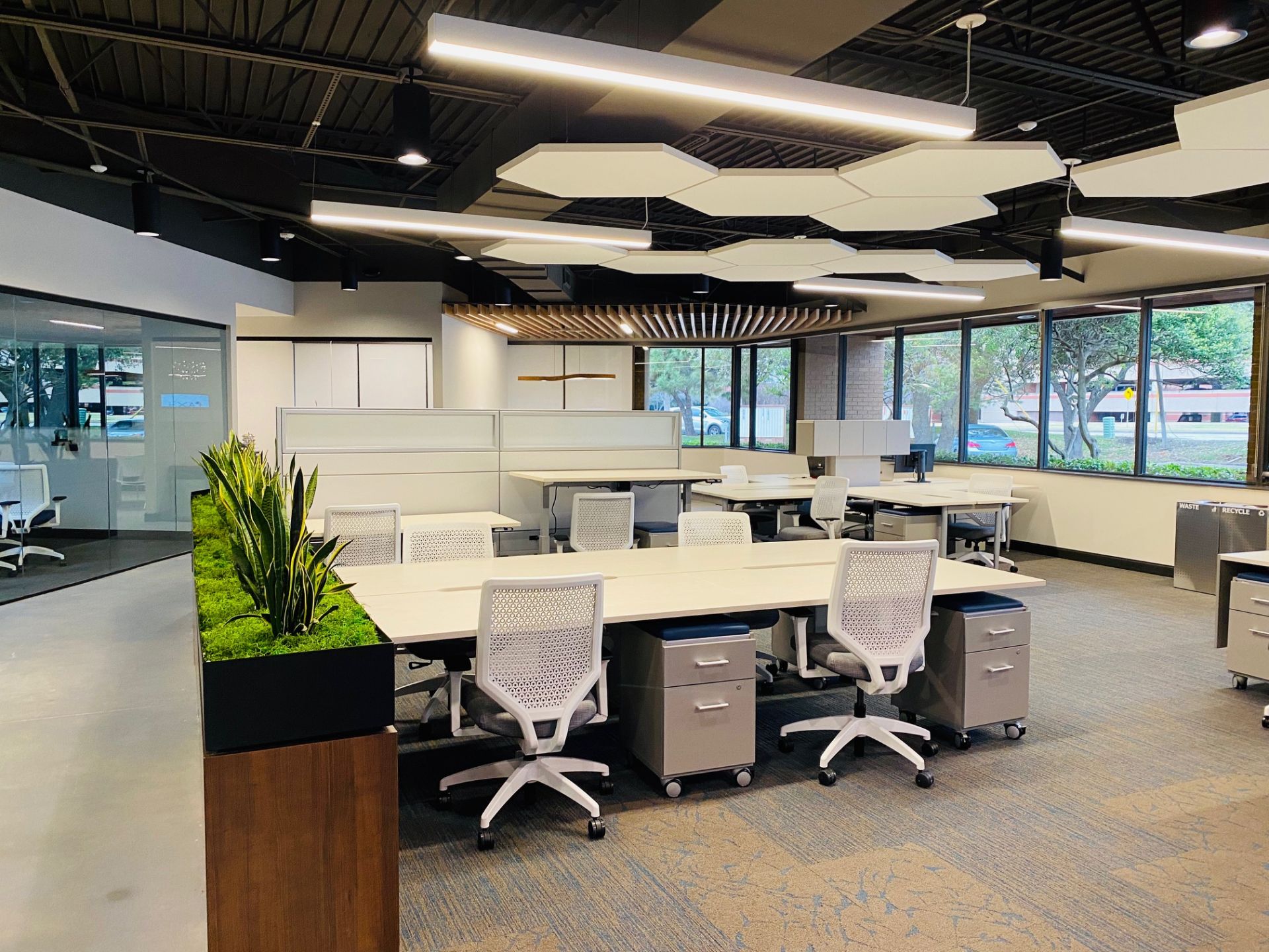 Hexa C0-working image 3