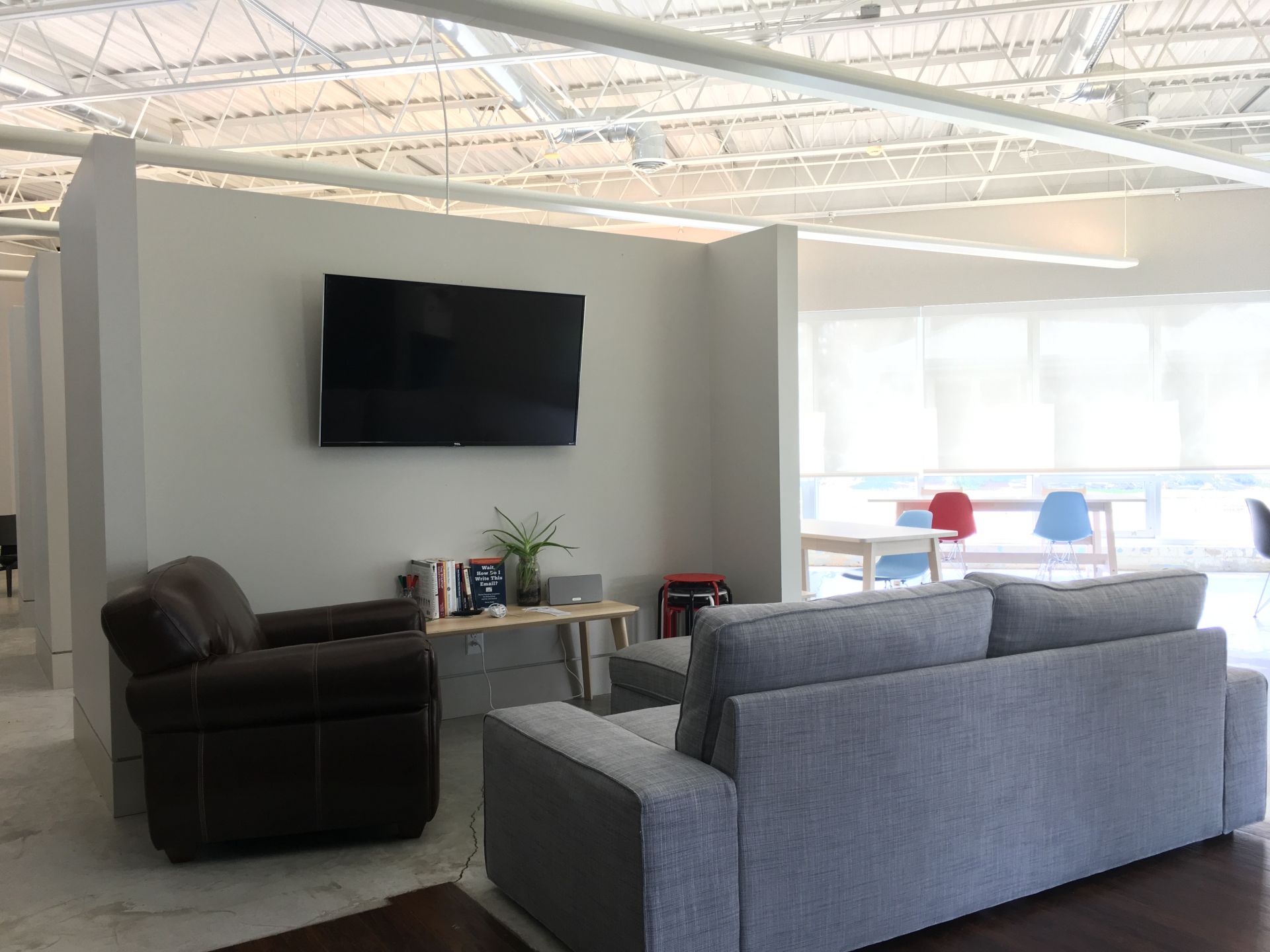 1701 - Virginia Beach Coworking image 2