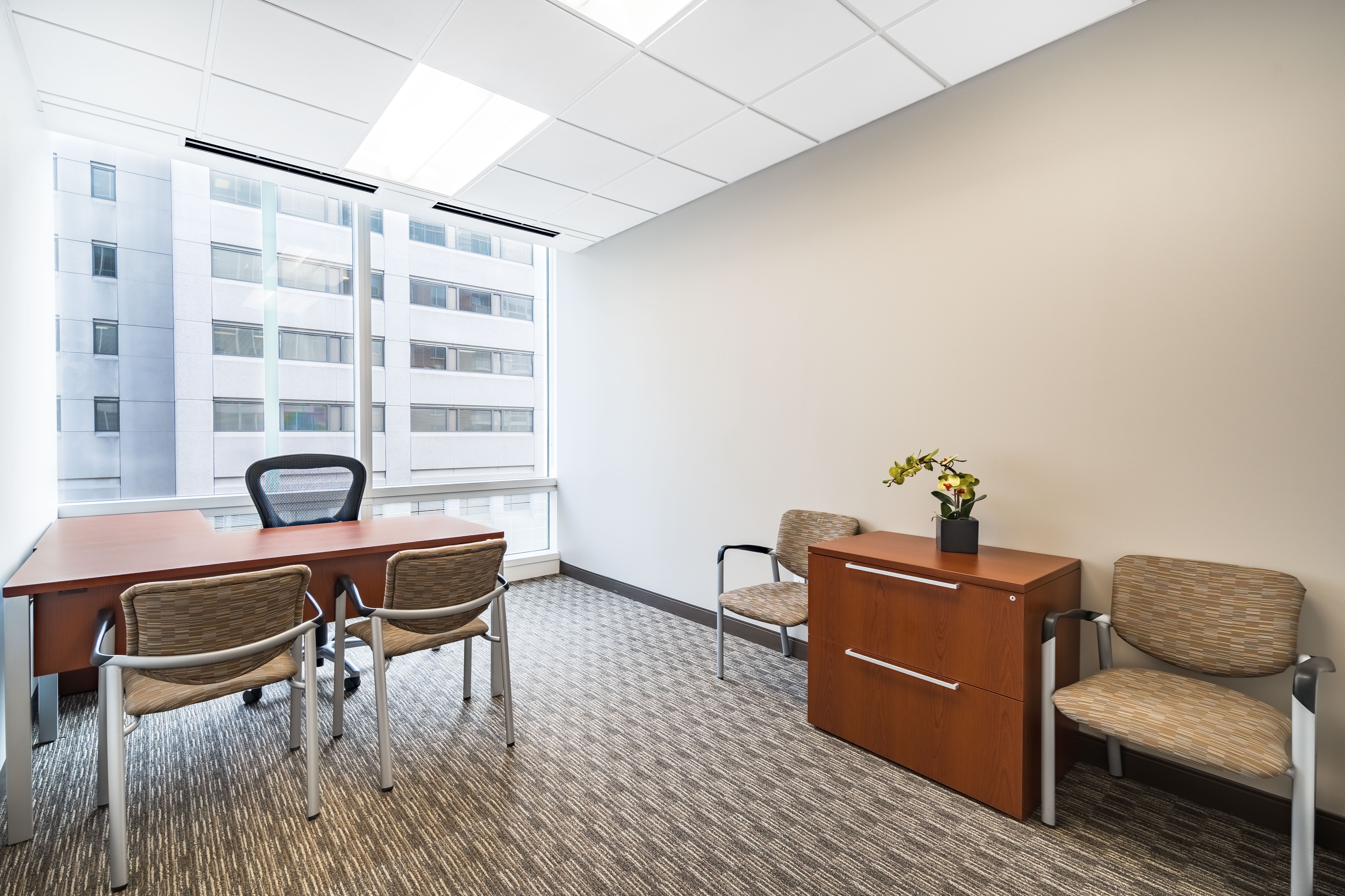 Regus - District Of Columbia, Washington - 2200 Pennsylvania image 3