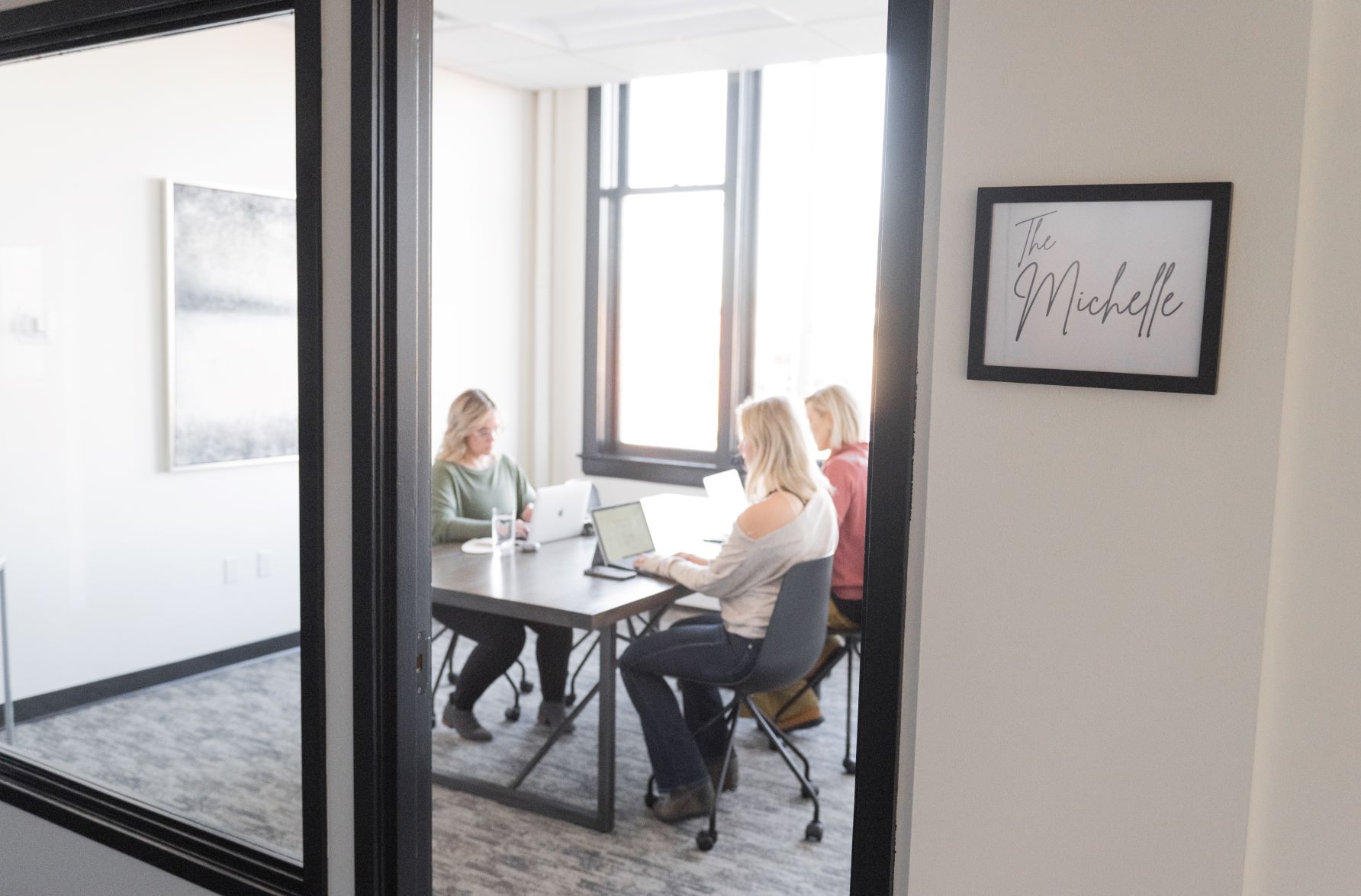 Her Connection Hub image 4