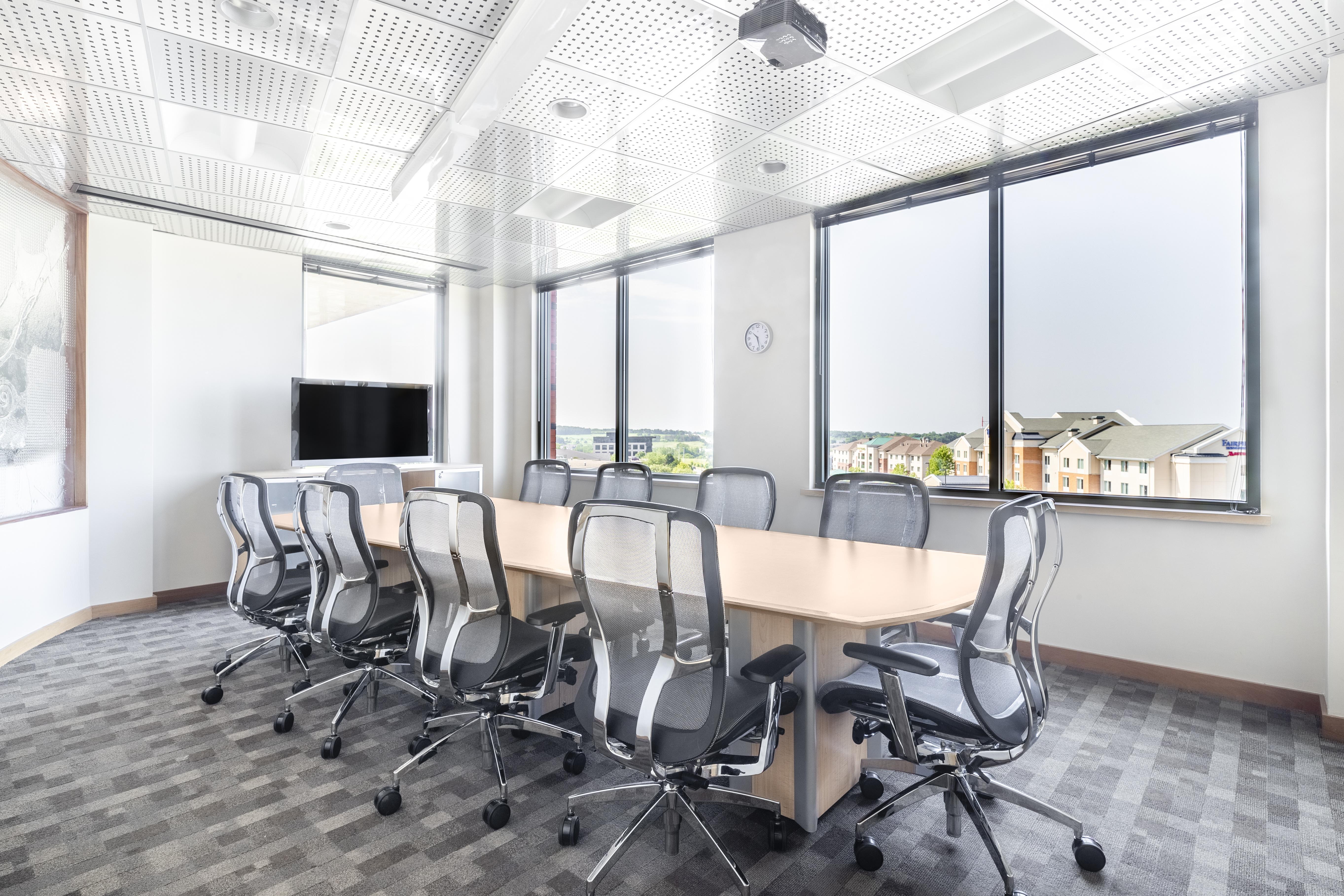 Regus - Wisconsin, Madison East - Park Bank Plaza image 4