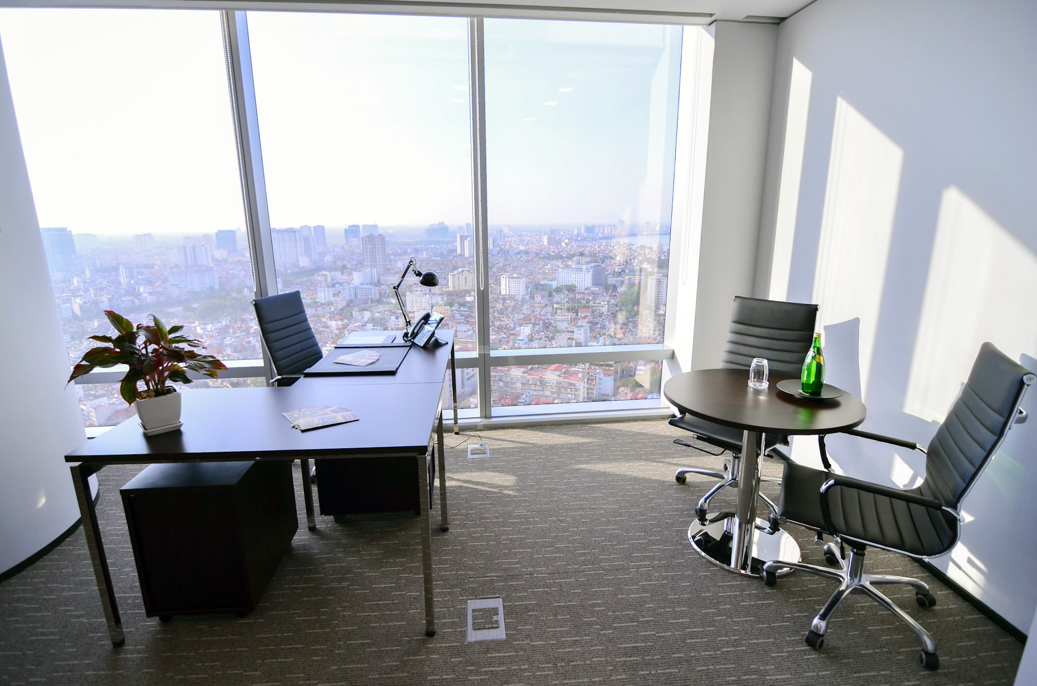 CEO SUITE - Hanoi Lotte Center image 2