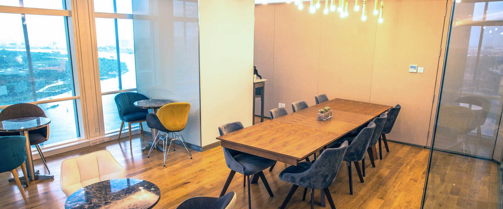 CEO SUITE - Vietcombank Tower image 5