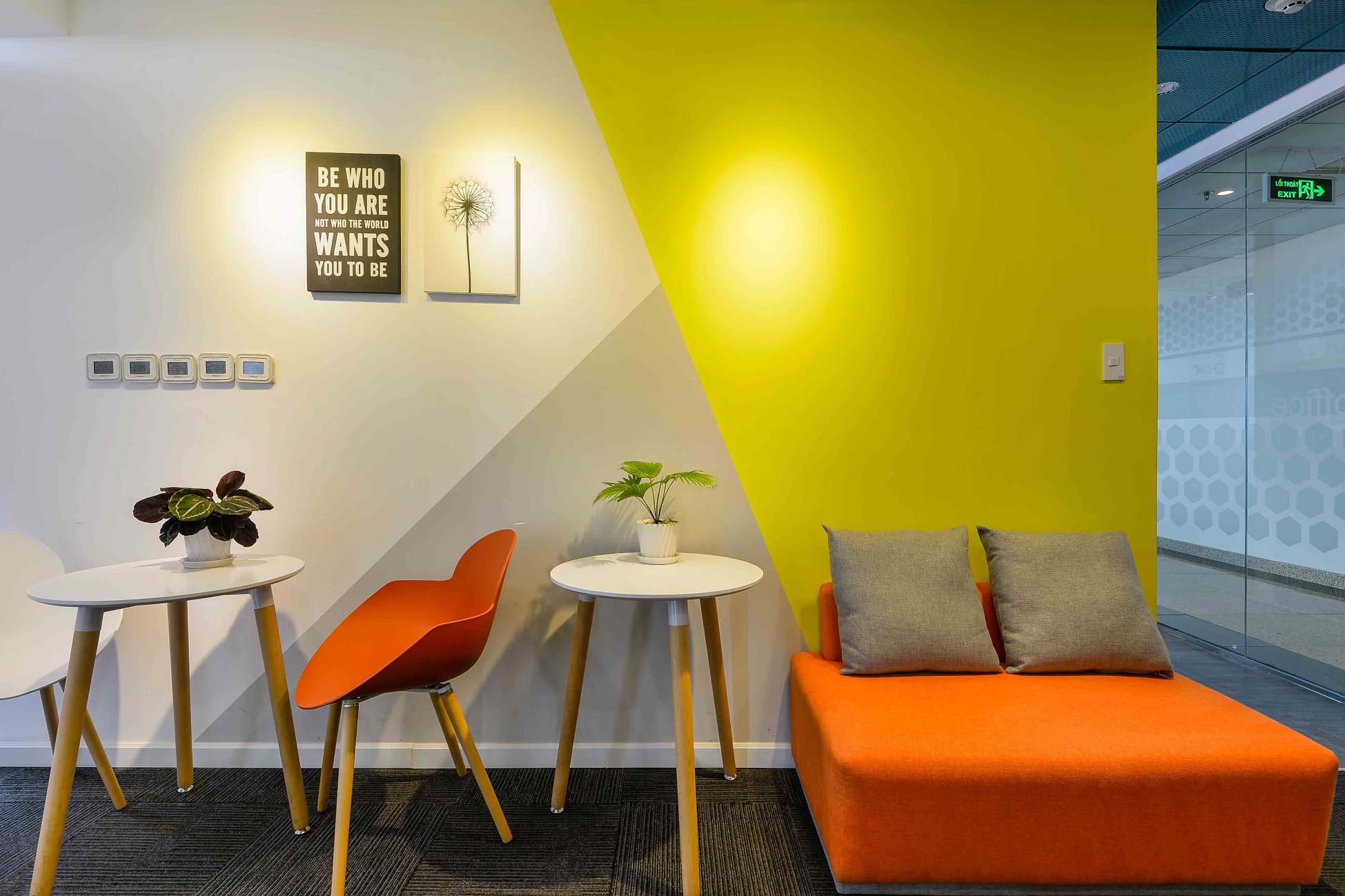 CO WORKING SPACE IN DIST 1 - SEN OFFICE image 5