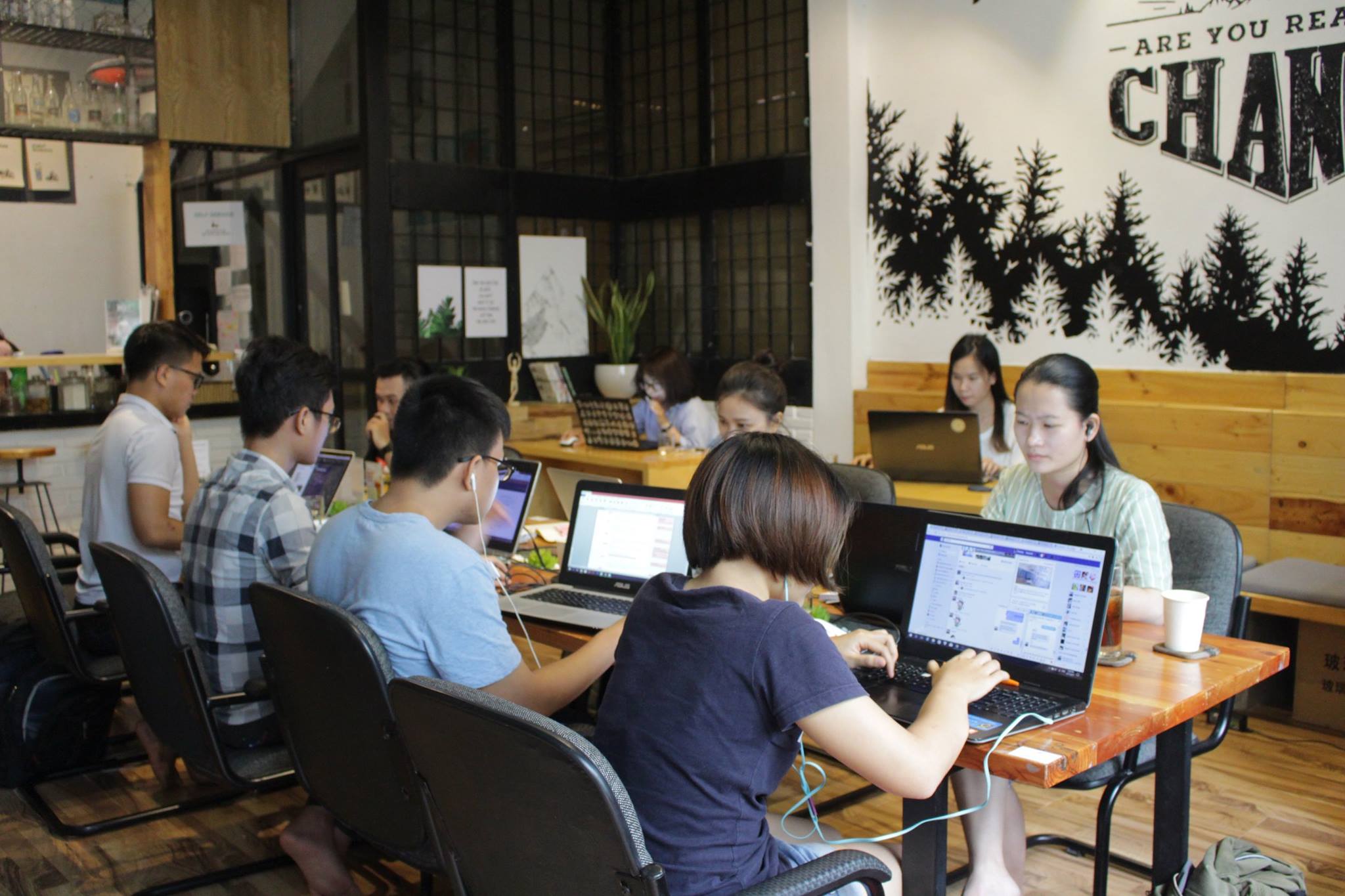 GEEK Hub Workspace and Cafeteria image 2