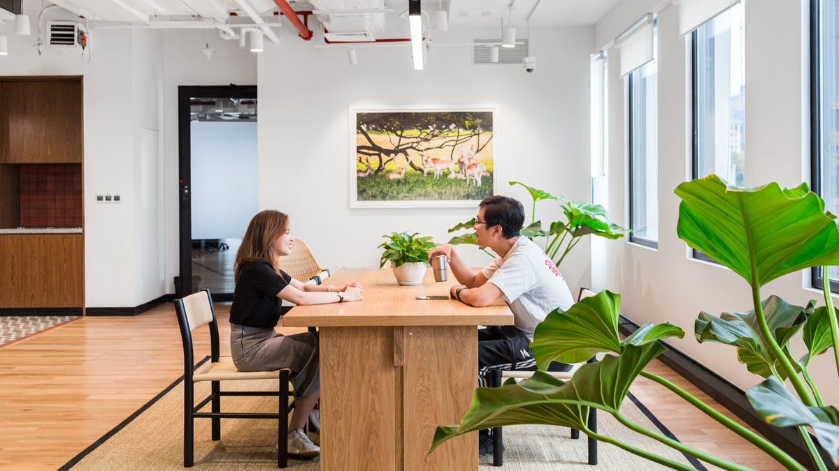 WeWork Lim Tower 3 image 5